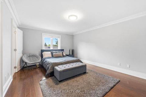 Photo 26 at 39 Amesbury Drive, Amesbury, Toronto
