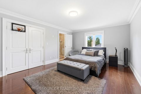 Photo 27 at 39 Amesbury Drive, Amesbury, Toronto