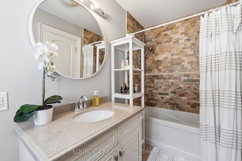 Photo 31 at 39 Amesbury Drive, Amesbury, Toronto
