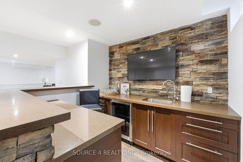 Photo 39 at 39 Amesbury Drive, Amesbury, Toronto