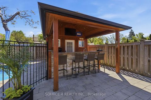 Photo 42 at 39 Amesbury Drive, Amesbury, Toronto