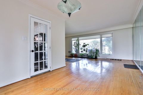 Photo 6 at 228 Maxwell Street, Bathurst Manor, Toronto