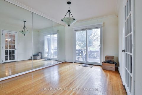 Photo 7 at 228 Maxwell Street, Bathurst Manor, Toronto