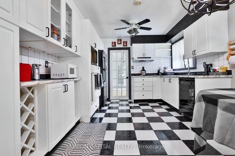 Photo 8 at 228 Maxwell Street, Bathurst Manor, Toronto