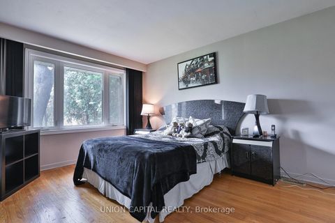 Photo 12 at 228 Maxwell Street, Bathurst Manor, Toronto