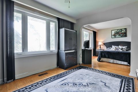 Photo 14 at 228 Maxwell Street, Bathurst Manor, Toronto