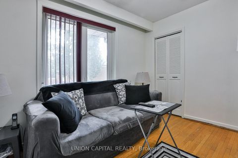 Photo 17 at 228 Maxwell Street, Bathurst Manor, Toronto