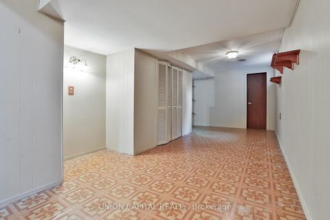 Photo 19 at 228 Maxwell Street, Bathurst Manor, Toronto