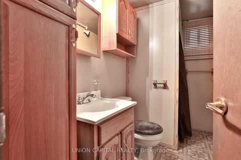 Photo 25 at 228 Maxwell Street, Bathurst Manor, Toronto