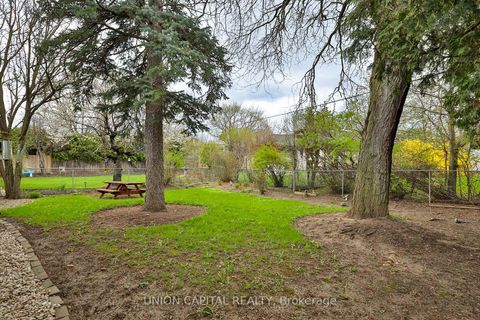 Photo 28 at 228 Maxwell Street, Bathurst Manor, Toronto