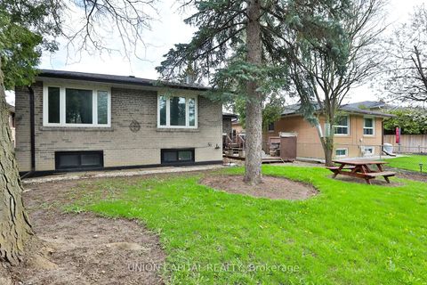 Photo 31 at 228 Maxwell Street, Bathurst Manor, Toronto