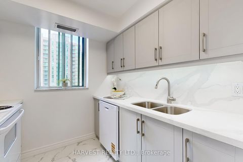 Photo 10 at 908 - 1 Pemberton Avenue, Newtonbrook East, Toronto