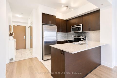 Photo 2 at 503 - 520 Steeles Avenue W, Yorkhill, Vaughan