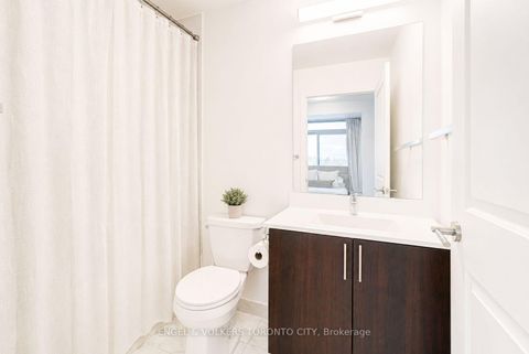Photo 10 at 503 - 520 Steeles Avenue W, Yorkhill, Vaughan