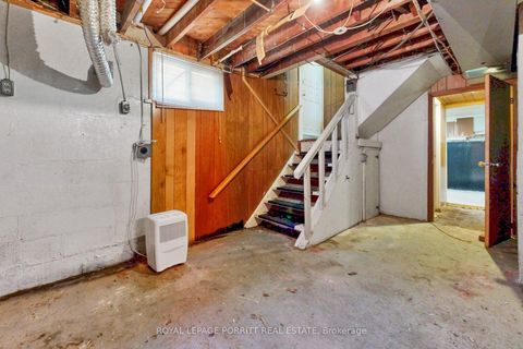 Photo 20 at 31 Burlingame Road, Alderwood, Toronto