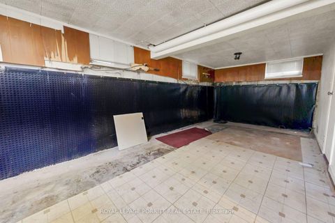 Photo 27 at 31 Burlingame Road, Alderwood, Toronto