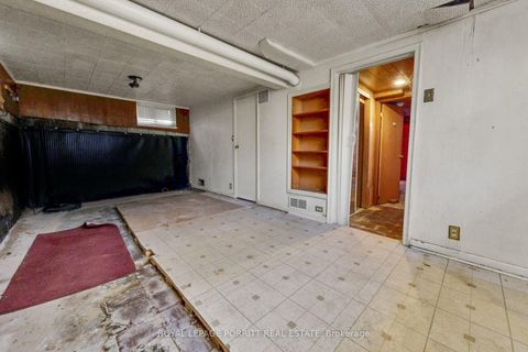 Photo 28 at 31 Burlingame Road, Alderwood, Toronto