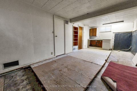 Photo 29 at 31 Burlingame Road, Alderwood, Toronto
