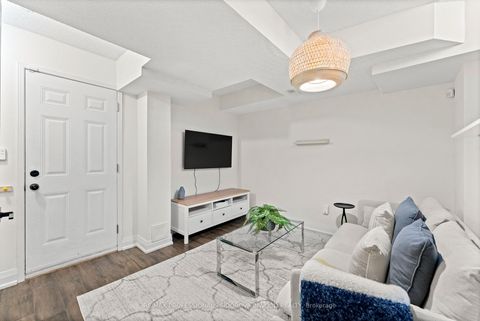 Photo 16 at 106 - 109 The Queensway, Swansea, Toronto