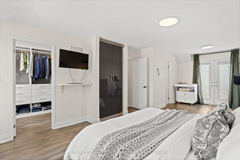 Photo 27 at 106 - 109 The Queensway, Swansea, Toronto