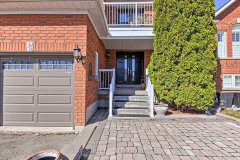 Photo 4 at 46 Silverstone Crescent, Keswick South, Georgina