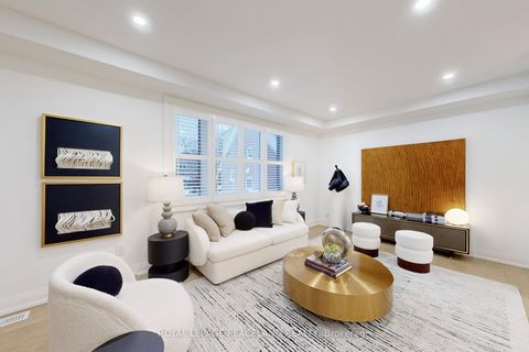 Photo 3 at 29 Rosita Crescent, Birchmount, Toronto