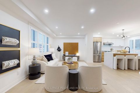 Photo 4 at 29 Rosita Crescent, Birchmount, Toronto
