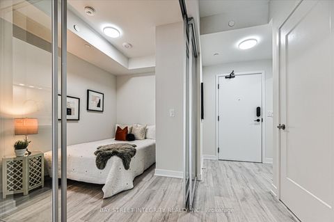Photo 5 at 516 - 60 Princess Street, Waterfront Communities C8, Toronto