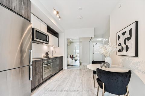 Photo 9 at 516 - 60 Princess Street, Waterfront Communities C8, Toronto