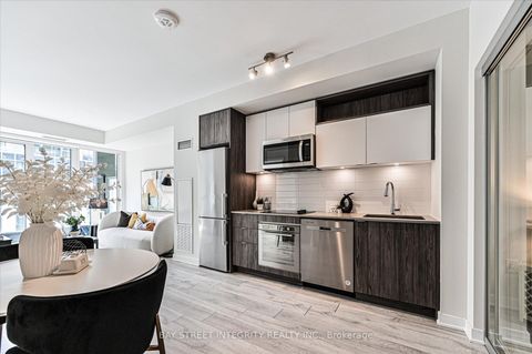 Photo 10 at 516 - 60 Princess Street, Waterfront Communities C8, Toronto