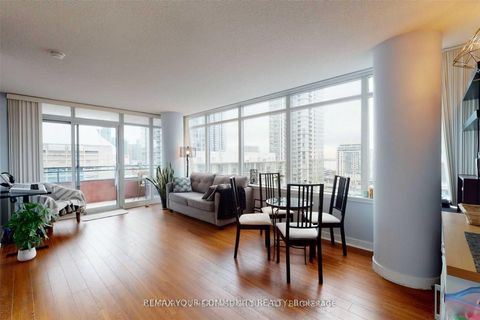 Photo 10 at 919 - 4k Spadina Avenue, Waterfront Communities C1, Toronto