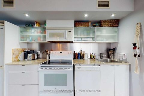 Photo 14 at 919 - 4k Spadina Avenue, Waterfront Communities C1, Toronto