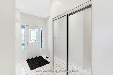 Photo 3 at 582 Plantation Gate, Summerhill Estates, Newmarket