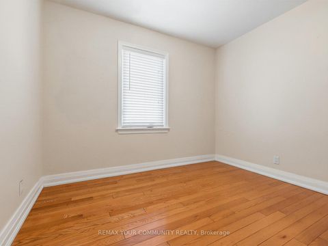 Photo 14 at 9 Letchworth Crescent, CFB, Toronto