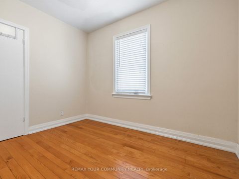 Photo 15 at 9 Letchworth Crescent, CFB, Toronto