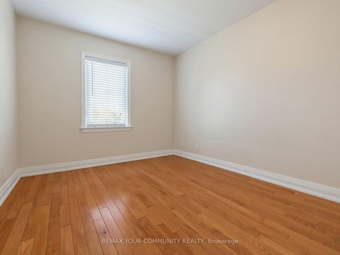 Photo 17 at 9 Letchworth Crescent, CFB, Toronto