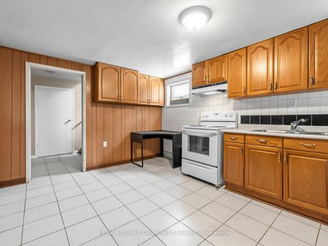 Photo 23 at 9 Letchworth Crescent, CFB, Toronto