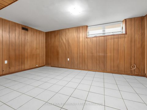 Photo 24 at 9 Letchworth Crescent, CFB, Toronto