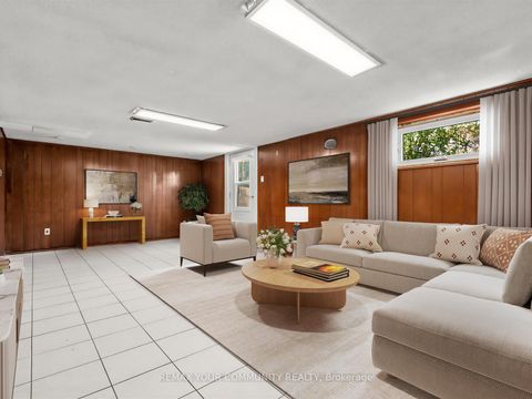 Photo 26 at 9 Letchworth Crescent, CFB, Toronto