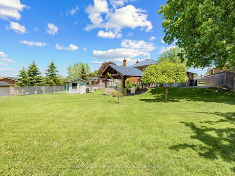 Photo 33 at 9 Letchworth Crescent, CFB, Toronto