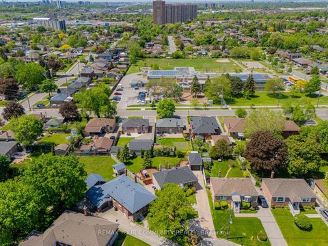 Photo 39 at 9 Letchworth Crescent, CFB, Toronto