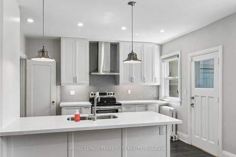 Photo 11 at 407 Annette Street, Bloor West Village, Toronto