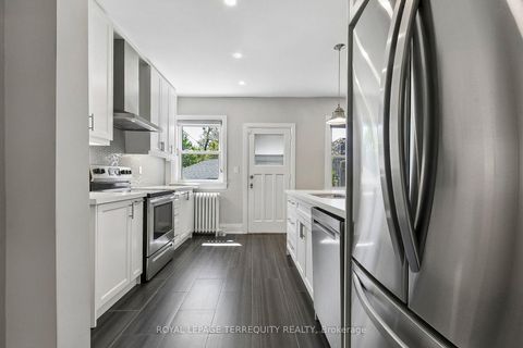 Photo 13 at 407 Annette Street, Bloor West Village, Toronto