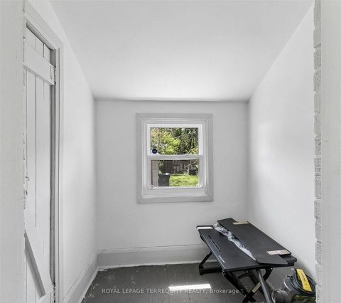 Photo 32 at 407 Annette Street, Bloor West Village, Toronto