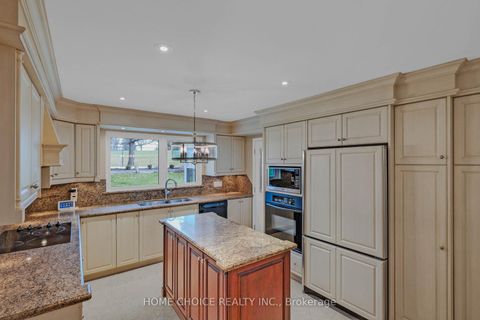 Photo 11 at 43 Golfwood Heights E, The Westway, Toronto