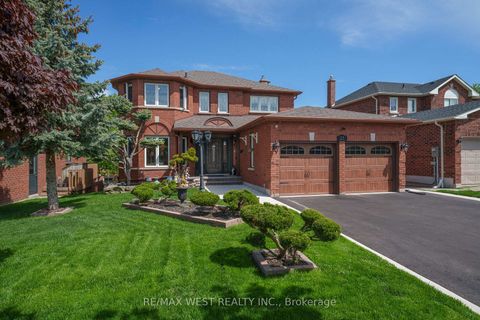 Photo 1 at 27 Golden Meadow Road, Bayshore, Barrie
