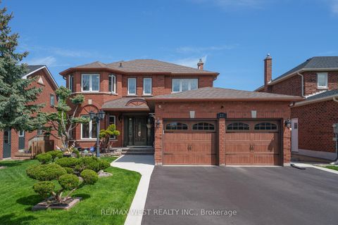 Photo 2 at 27 Golden Meadow Road, Bayshore, Barrie