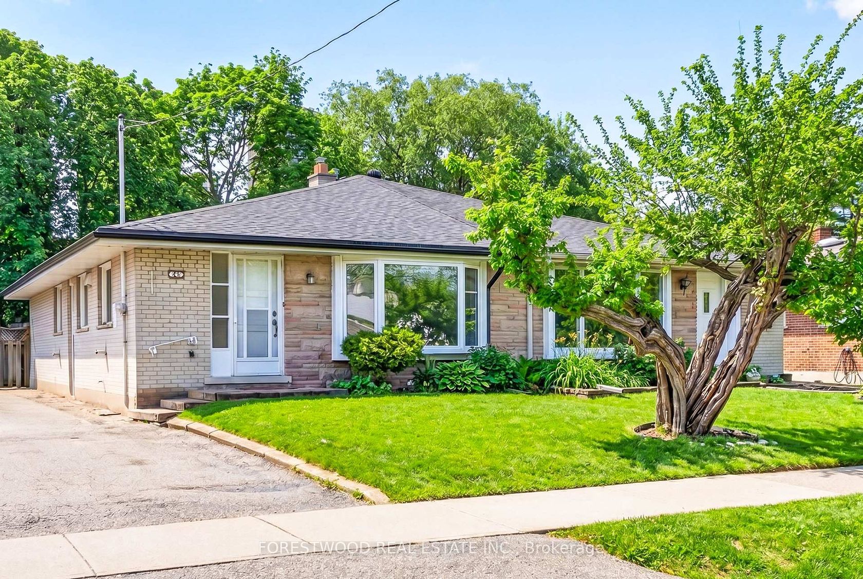 22 Lormar Drive, City Centre West, Toronto 