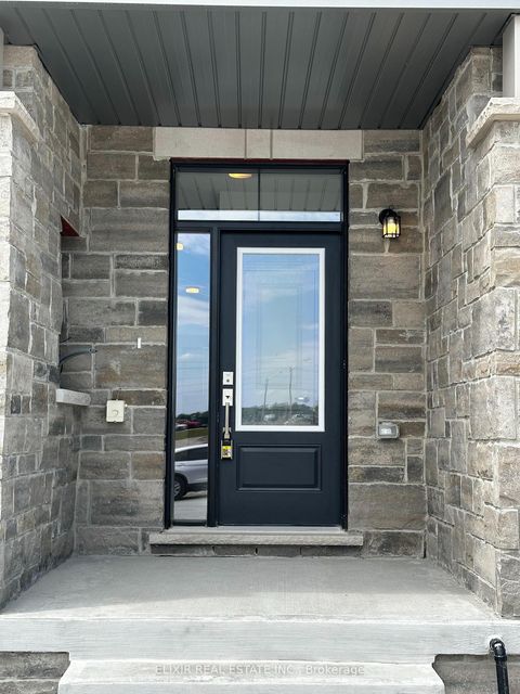 Photo 1 at 141 Fenchurch Manor, Rural Barrie Southeast, Barrie