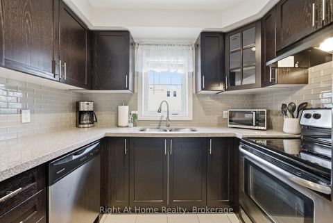 Photo 9 at 81 Far North Court, Windfields, Oshawa